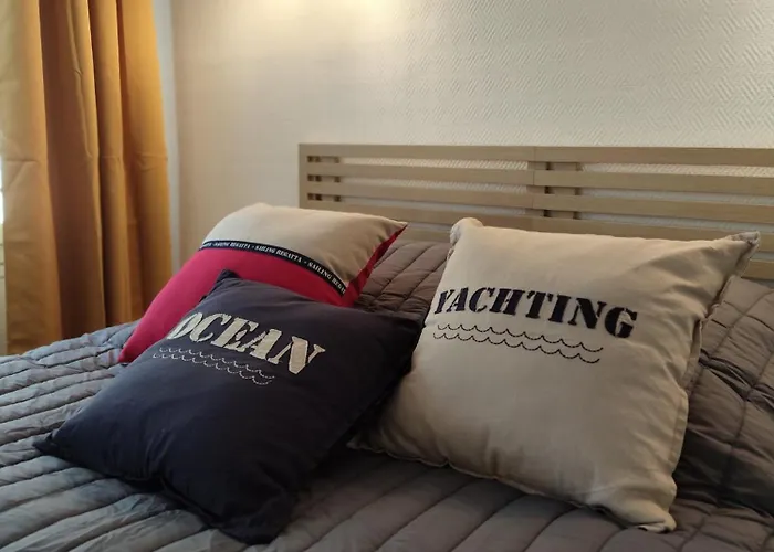 Le D'arsene Avec Terrasse Et Garage En Option A 200 M De La * אטרטאט