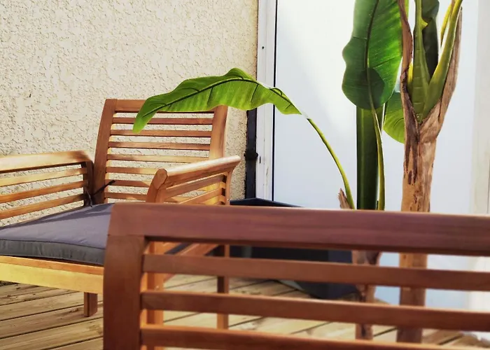 Le D'arsene Avec Terrasse Et Garage En Option A 200 M De La *