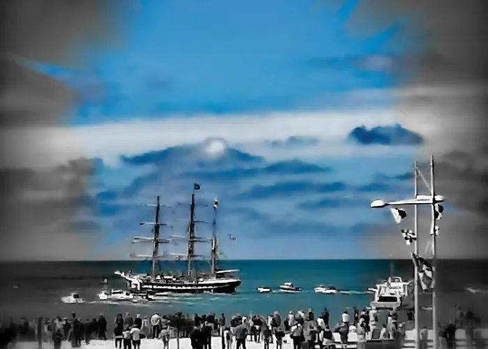 Le D'arsene Avec Terrasse Et Garage En Option A 200 M De La דירה